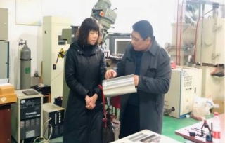 2020年12月1日，市产学研合作促进会常务副理事长陈洁带队参观调研重庆市特种焊接材料与技术高校工程研究中心。