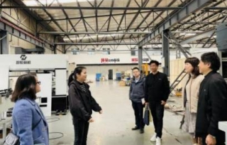 2021年3月9日，市产学研促进会科技经济融合服务队与巴南区科协企业服务中心共同走进重庆智恒精机科技有限公司开展精准对接活动。 