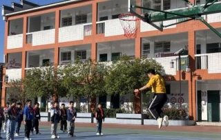 2022科技助力重庆万州乡村小学校体育教师集体“充电”