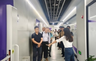 2024年9月24日下午，中国产学研合作促进会组织“科创中国”新一代信息技术科技服务团专家在重庆渝北区开展调研并召开科技创新对话座谈会。