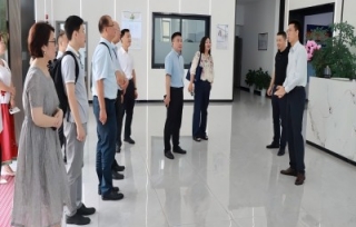 2024年9月25日，中国产学研合作促进会组织“科创中国”新一代信息技术科技服务团专家在重庆高新区拓展园(江津区)开展调研活动。